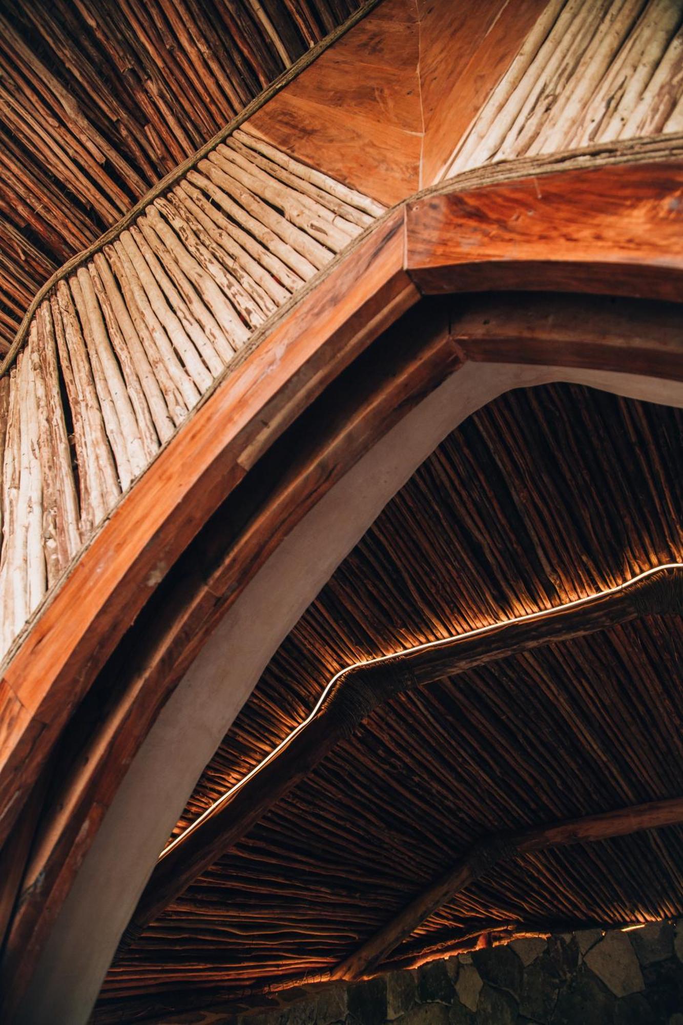 Ikal Tulum Hotel מראה חיצוני תמונה The ceiling of the main hall