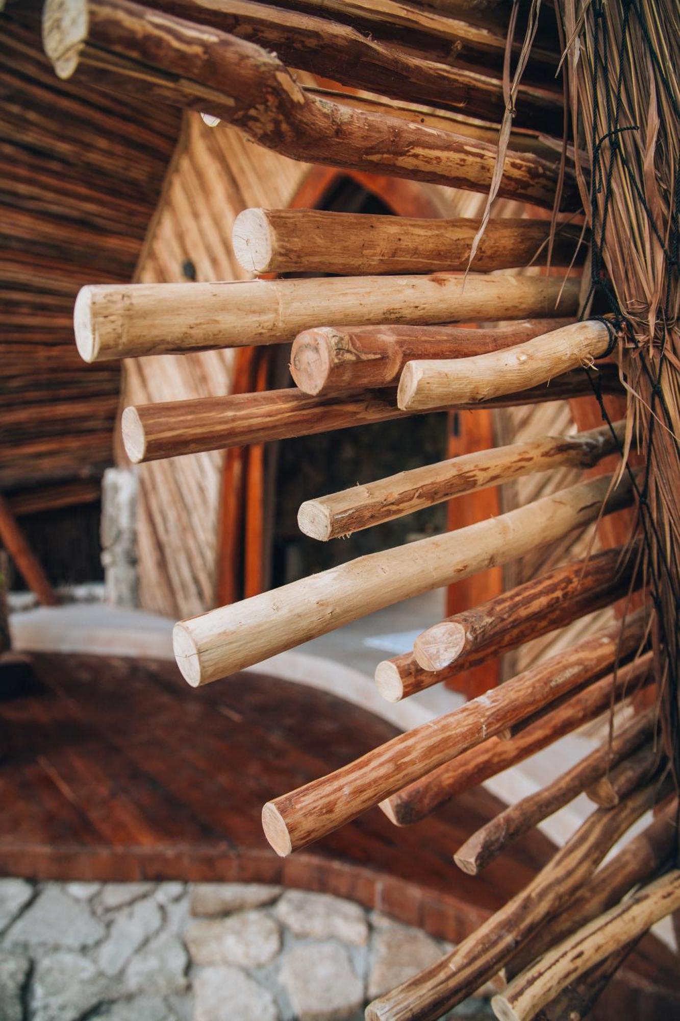 Ikal Tulum Hotel מראה חיצוני תמונה Detail of the spiral staircase